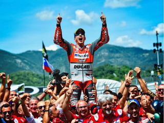 lorenzo_win01.jpg